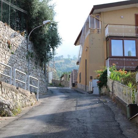 Acasadivalentina Villa Maranola Buitenkant foto