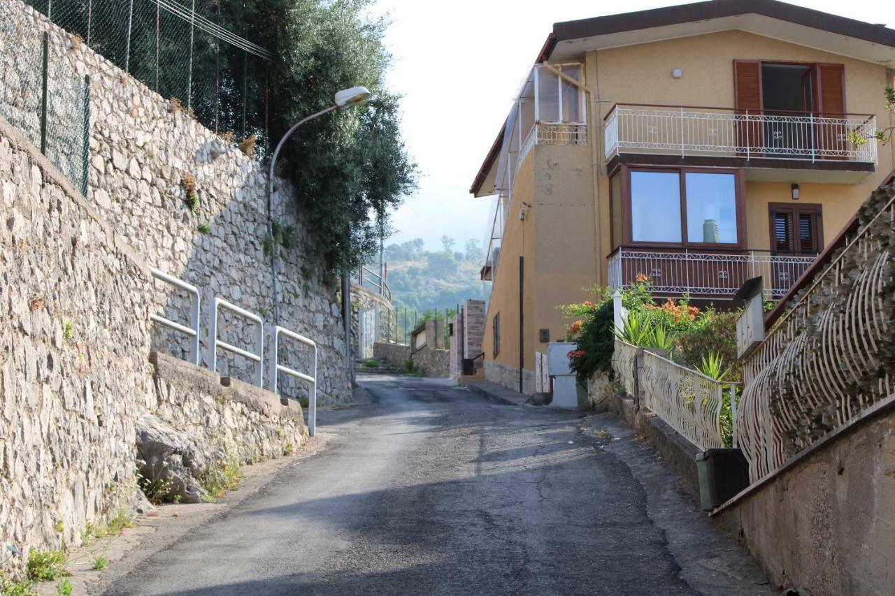 Acasadivalentina Villa Maranola Buitenkant foto